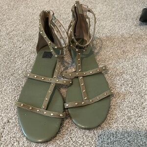 White House, black market sandals, need to go ASAP